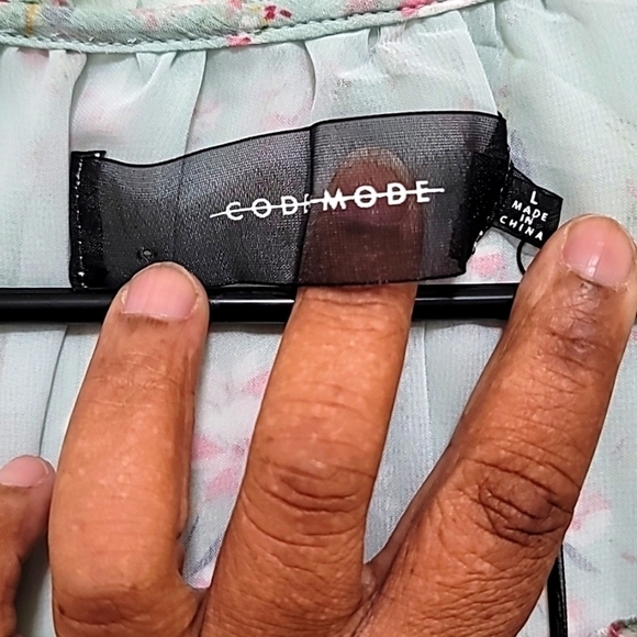 NWT CODE X MODE SHIRRED SLEEVE SAGE FLORAL PEASANT BLOUSE V NECK  SZ L - Picture 7 of 7